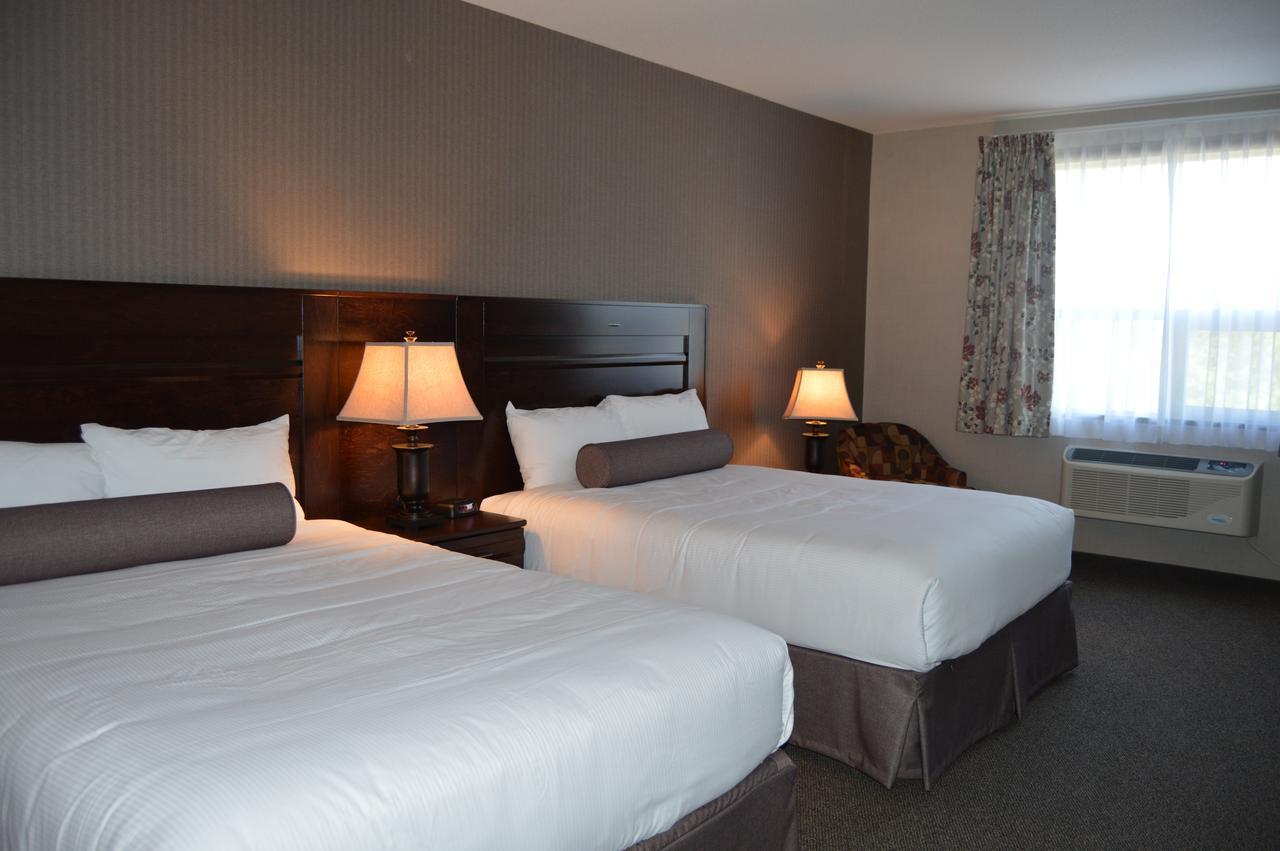 Cobble Creek Lodge Maple Creek Стая снимка