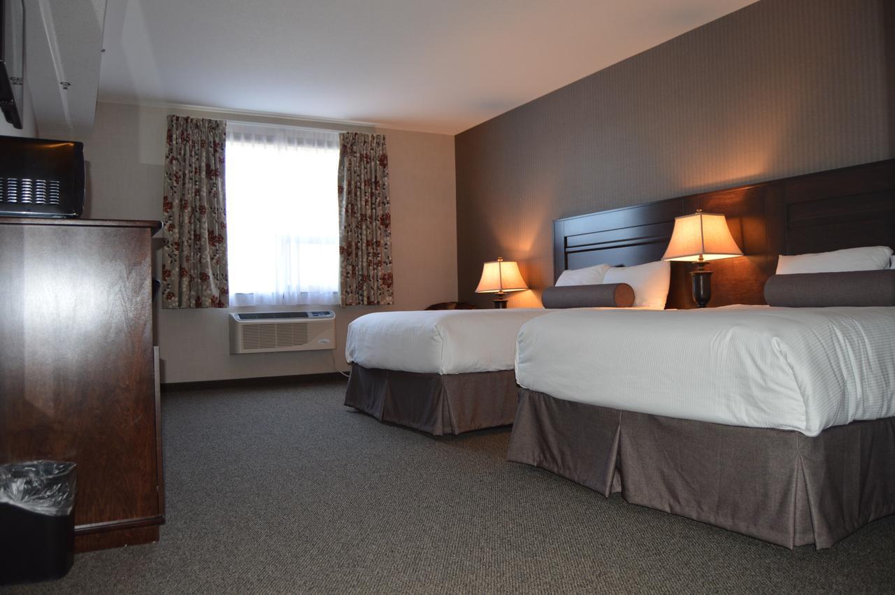 Cobble Creek Lodge Maple Creek Екстериор снимка