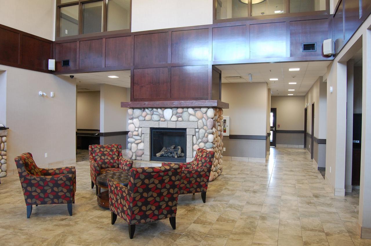Cobble Creek Lodge Maple Creek Екстериор снимка